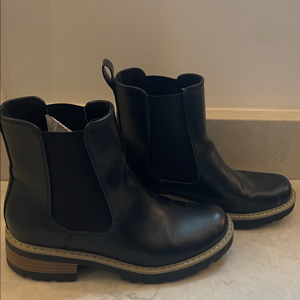 Black Universal Thread Ankle Boots